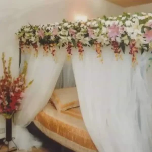 Bridal Room Tulle Canopy Decoration with Pink and White Lily Flowers